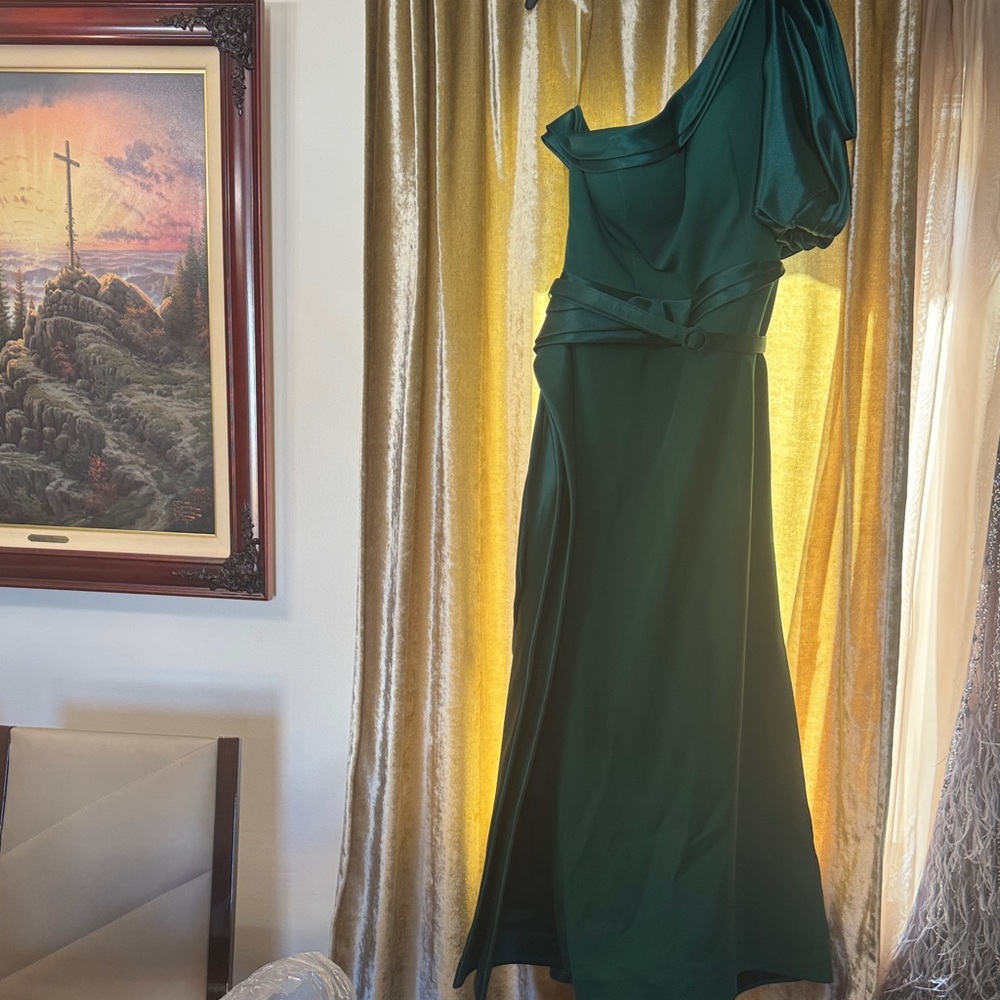 Fouad Sarkis One-Shoulder Green Evening Gown Size 18